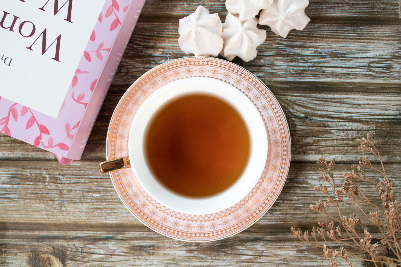 6 Secret Benefits of Rose Tea